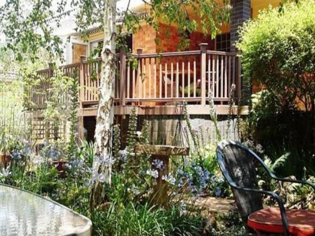 The Birches Backpacker Lodge Randburg Exterior photo