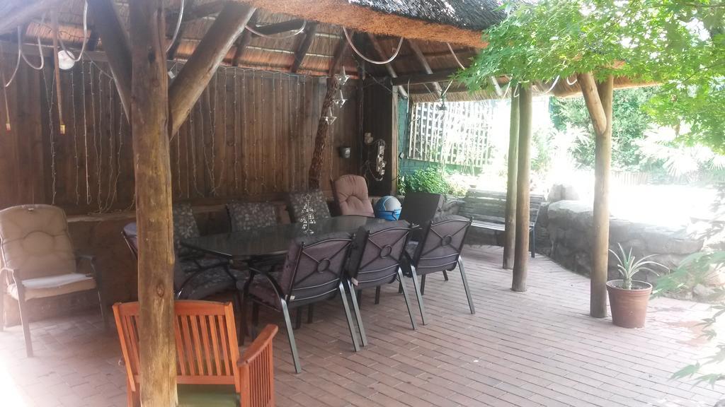 The Birches Backpacker Lodge Randburg Exterior photo