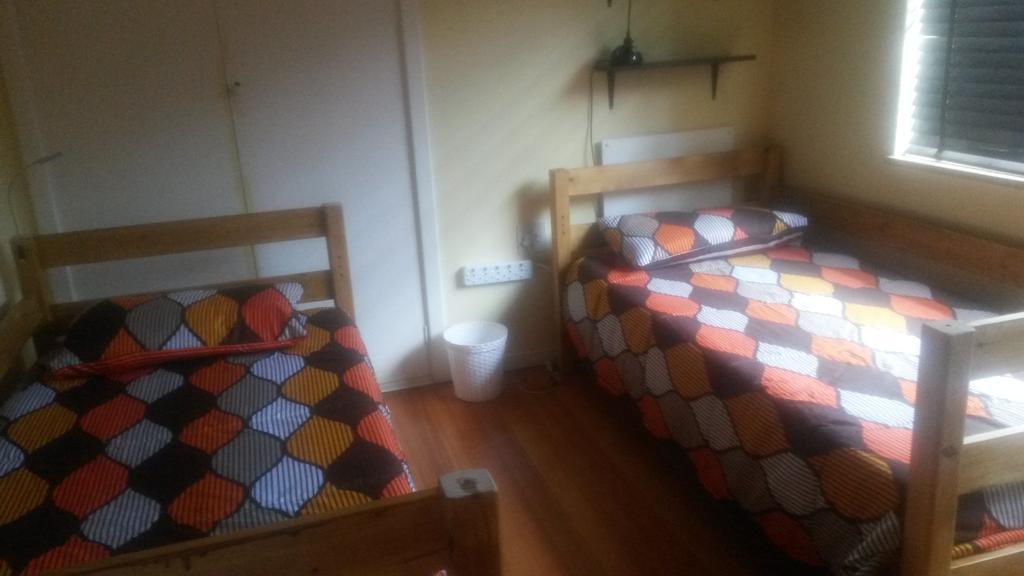 The Birches Backpacker Lodge Randburg Room photo