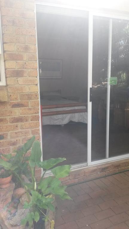 The Birches Backpacker Lodge Randburg Exterior photo