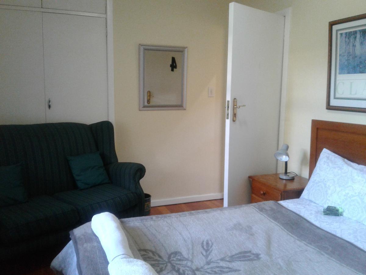The Birches Backpacker Lodge Randburg Exterior photo